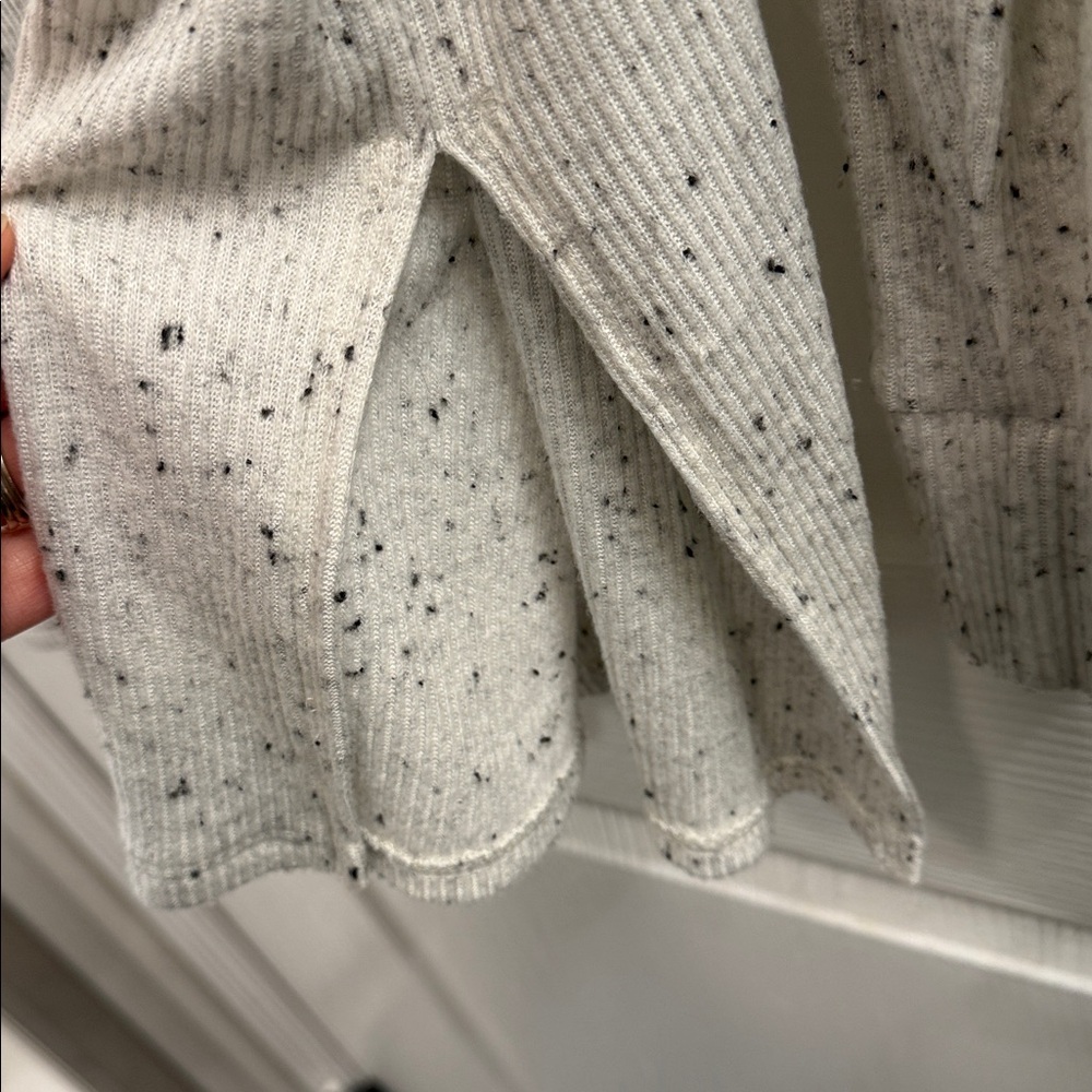 American Eagle Long Sleeve Shirt - Picture 4 of 4